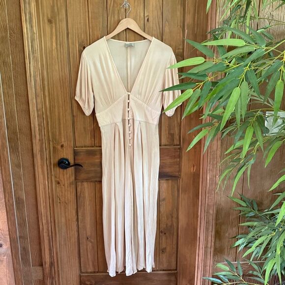 ASOS DESIGN crinkle tea jumpsuit with puff sleeve in stone - Picture 2 of 8